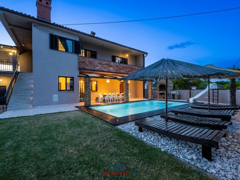 7 Schlafzimmer Villa in der Nähe von Pula
