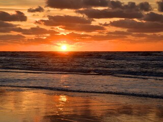 Strand Meer und Sonnenuntergang