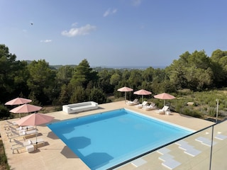 Wellness-Pool 10x10m mit weichem Wasser ohne Chemie