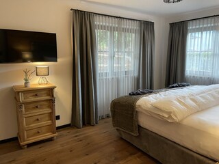 Schlafzimmer  1