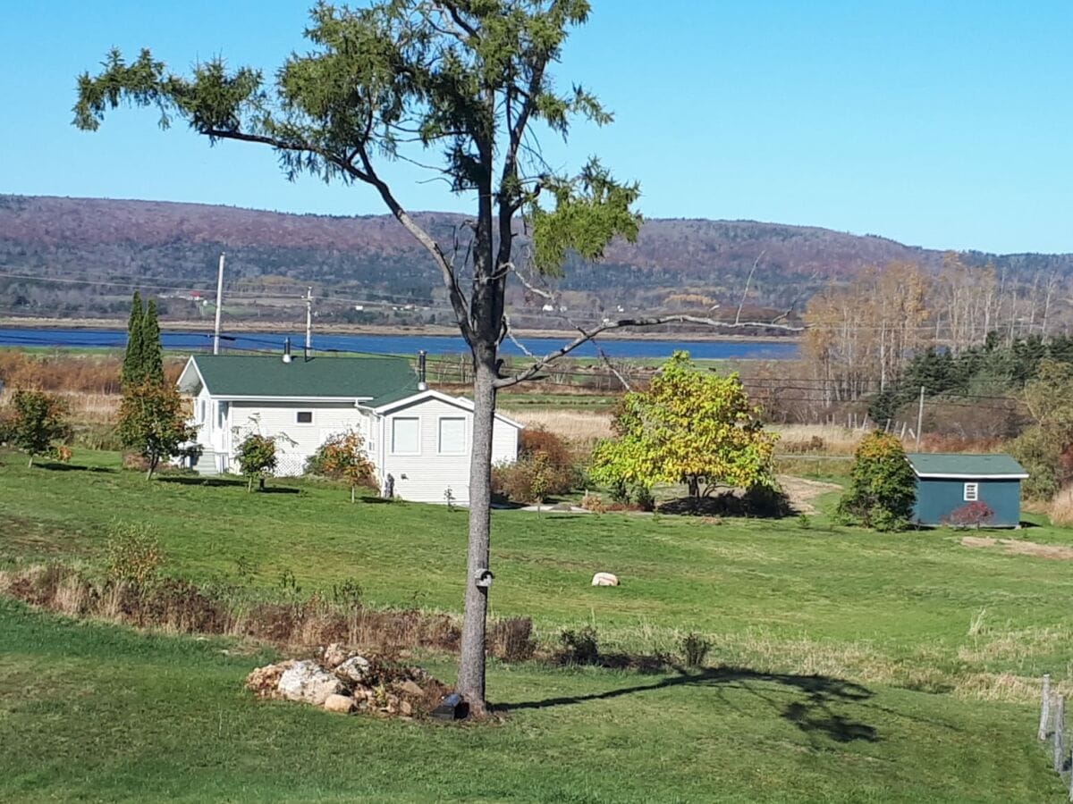 Blick über unser Haus zum Annapolis River