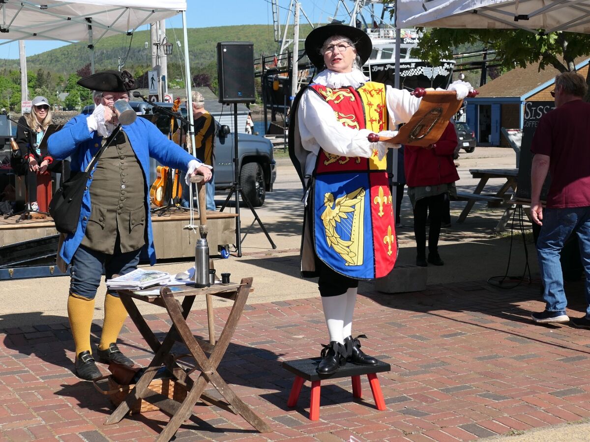 Annapolis Royal: Town Crier