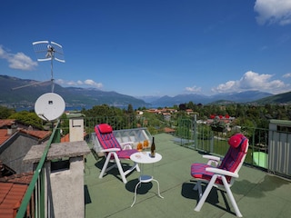 Ca. 35 m² große Dachterrasse (über eine Wendeltreppe von der unteren Dachterrasse aus erreichbar)