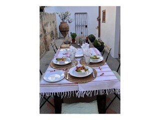 Großer Patio - Es ist angerichtet