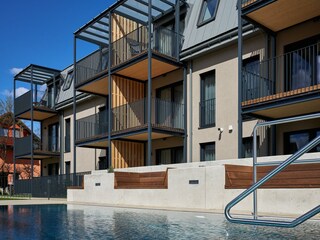 Aparthotel  Außenansicht vom Pool
