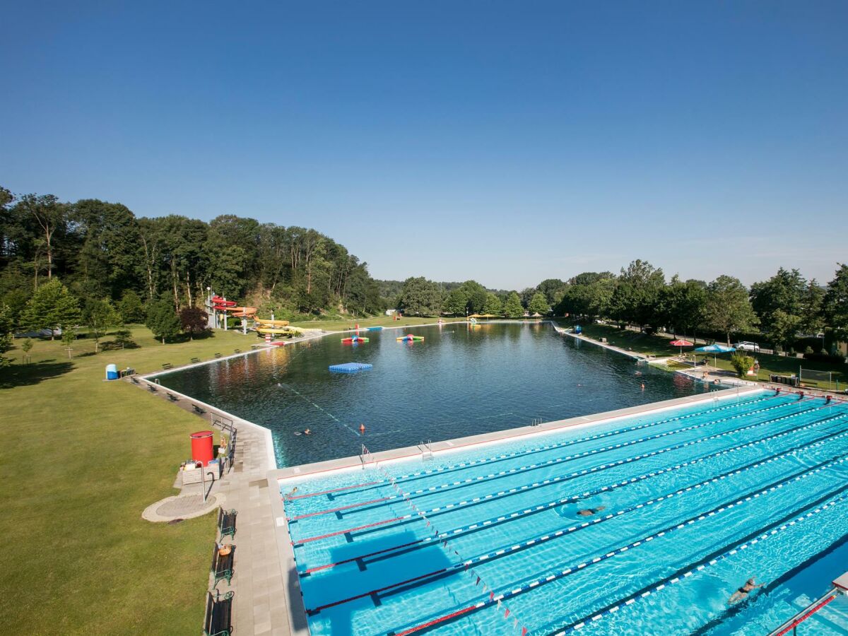 Nur 10 Minuten entfernt: Das Fürstenfelder Freibad