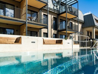 Außenansicht vom Pool