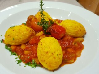 Polentanockerl & Tomatenragout