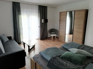 Ferienwohnung Thermenland Schlafzimmer Schlafcouch