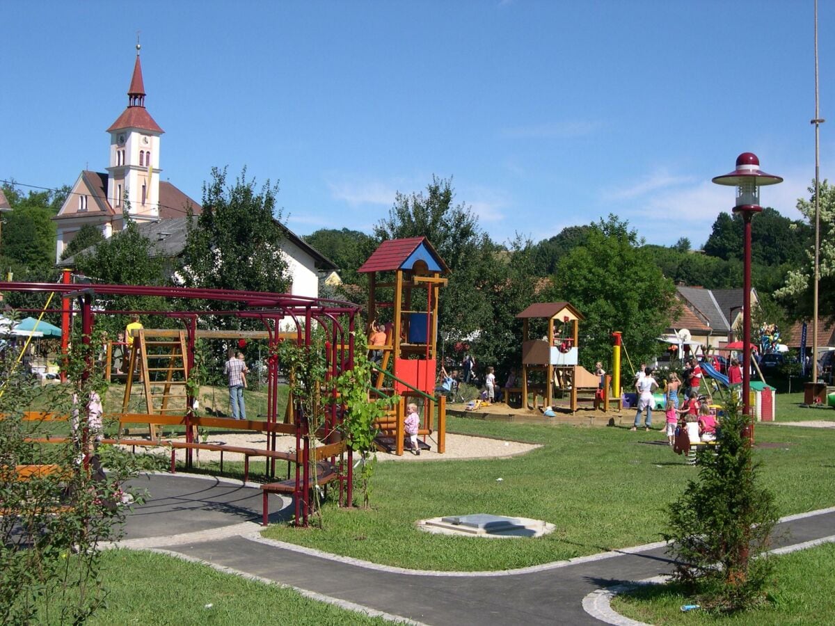 Kinderspielplatz1