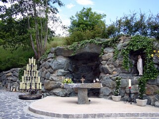 Lourdesgrotte1