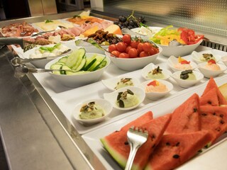 Obst, Aufstriche, Gemüse, Käse, Wurst