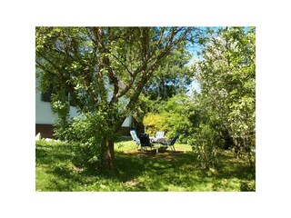 Terrasse im Obstgarten