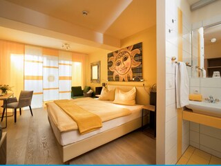 Sonnenzimmer-mit-Balkon