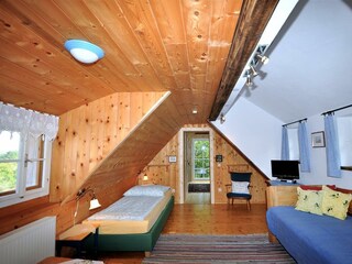 Wohn-Schlafzimmer OG