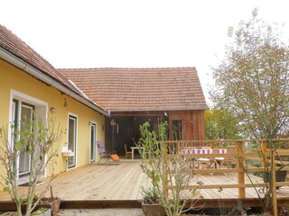 Terrasse mit Schuppen