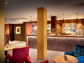 MANDIRA Bar