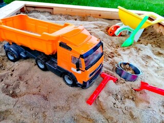 Liebe Kinder... Habt ihr Lust auf Sandburg bauen?