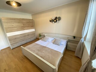 2. Schlafzimmer