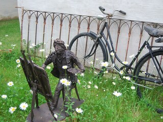 Blumenwiese im Innenhof