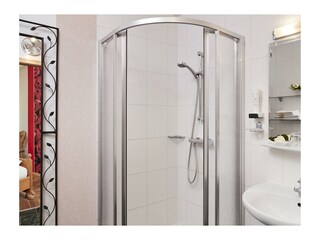 Dusche Rosenzimmer