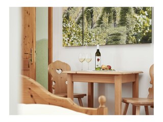 Nimm Platz im Rebenzimmer