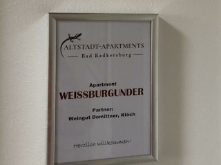 altstadt-apartments-tuere-weissburgunder - Kopie