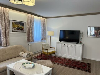 altstadt-apartments-weissburgunder-wohnzimmer-fami