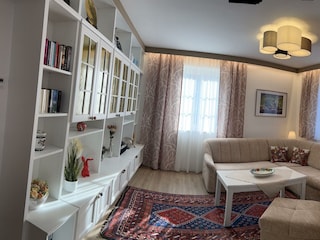 altstadt-apartments-weissburgunder-wohnzimmer-fami