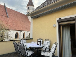 altstadt-apartments-weissburgunder-terrasse-gemuet