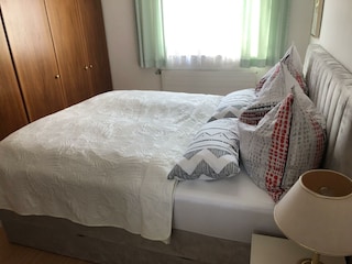 altstadt-apartments-weissburgunder-schlafzimmer-ru