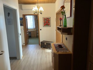 altstadt-apartments-weissburgunder-vorzimmer-diele