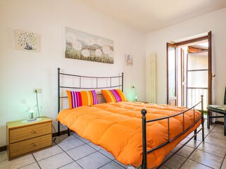 Schlafzimmer mit Doppelbett