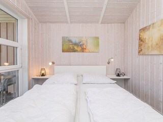 Schlafzimmer 2 mit Bett 2x 80x200