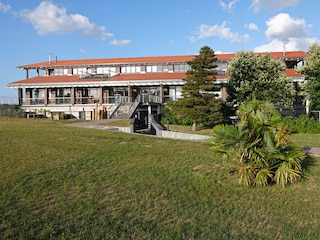 Blick auf die Appartementanlage