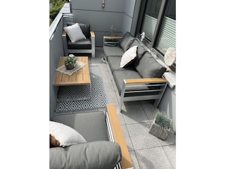 große Dachterrasse mit Loungebereich