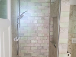 Dusche im Bad