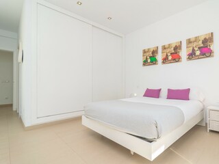 Schlafzimmer 4