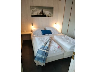 Schlafzimmer 4