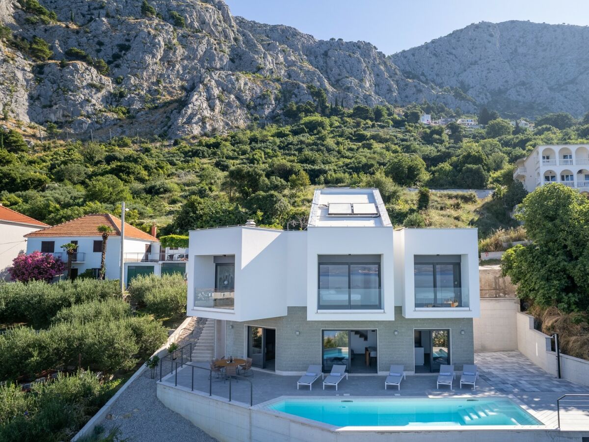 Villa Omiš Buitenaudio-opname 1