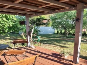 Ferienhaus in Nowe Warpno am Hafen