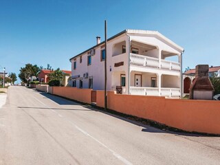 Apartment Povljana Außenaufnahme 2