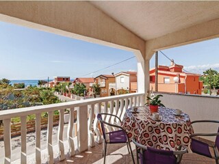Apartment Povljana  12