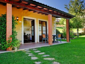 Holiday park Apartment in Magliano with shower - Magliano in Toscana - image1