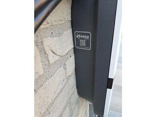 Electric vehicle charging station