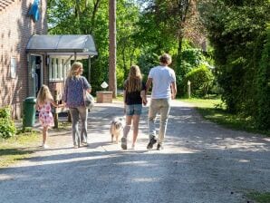 Holiday park Chalet with sun shower and hot tub - Putten - image1