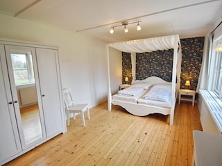 Schlafzimmer Nr. 1 mit "Himmelbett"
