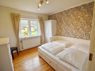 Schlafzimmer Nr. 2 mit Doppelbett