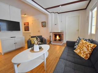 Wohnzimmer mit Kamin