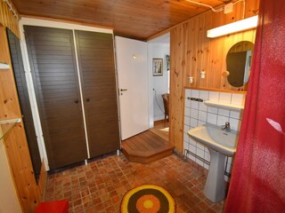 Badezimmer mit WC und Dusche